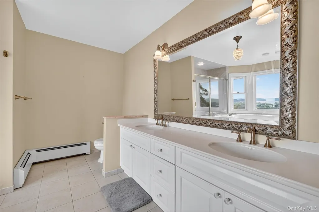 10 Soluri Lane Tomkins Cove NY 10986