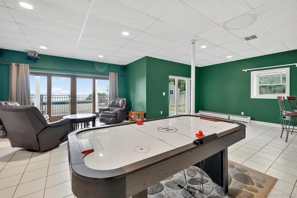 10 Soluri Lane Tomkins Cove NY 10986