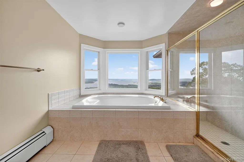 10 Soluri Lane Tomkins Cove NY 10986