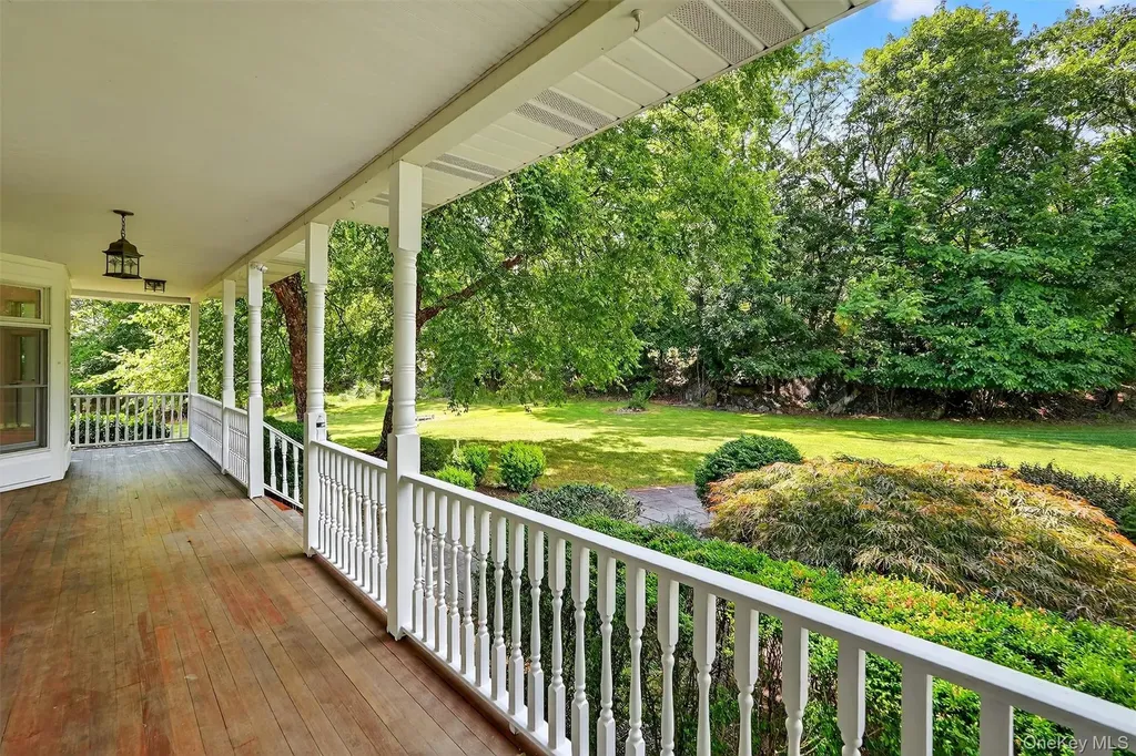 10 Soluri Lane Tomkins Cove NY 10986