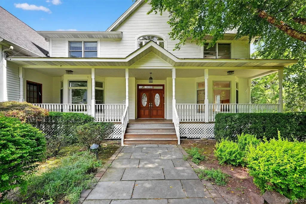 10 Soluri Lane Tomkins Cove NY 10986