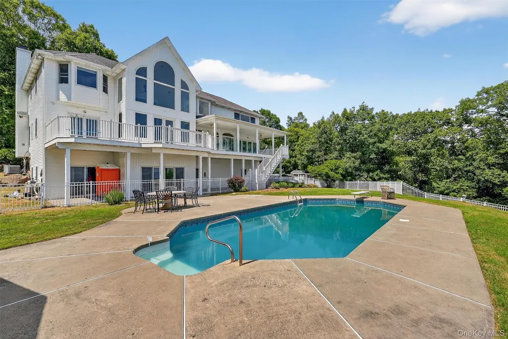 10 Soluri Lane Tomkins Cove NY 10986