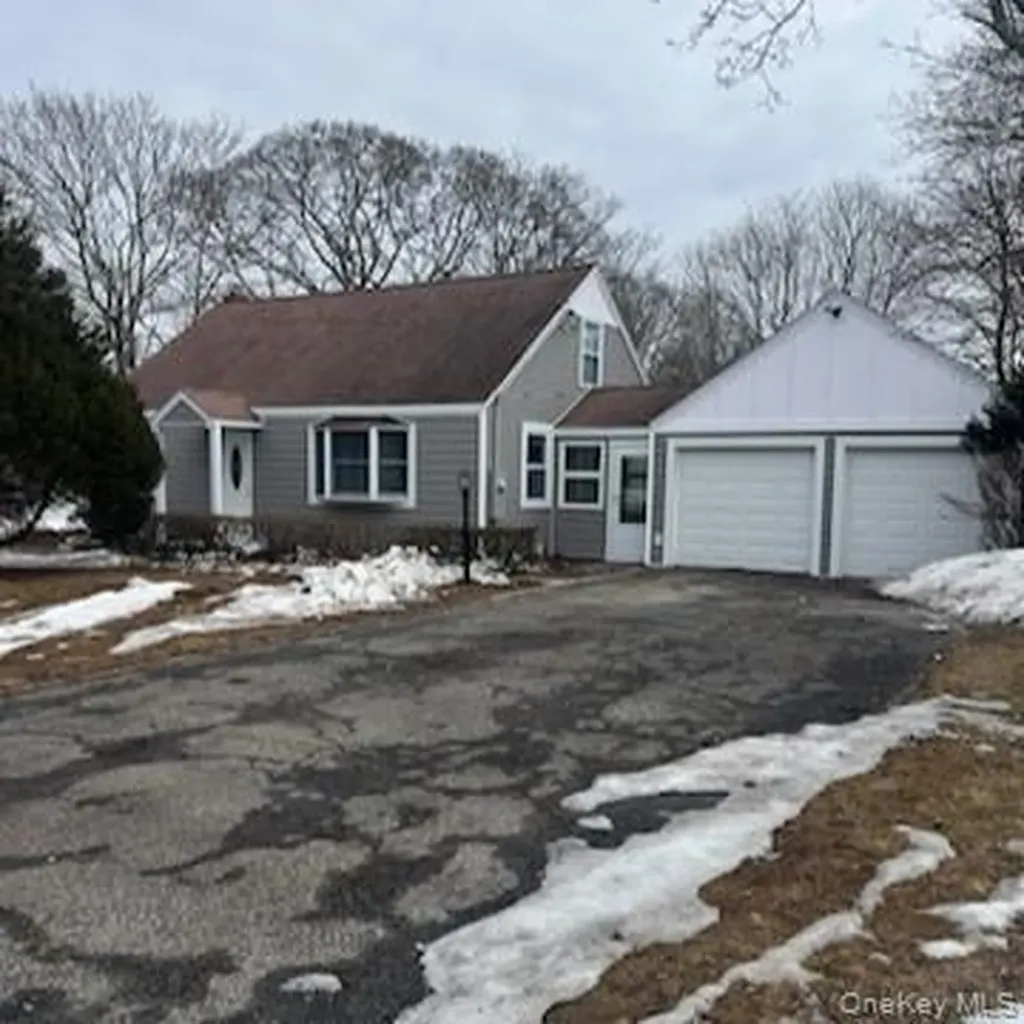 118 Patchogue-yaphank Road East Patchogue NY 11772