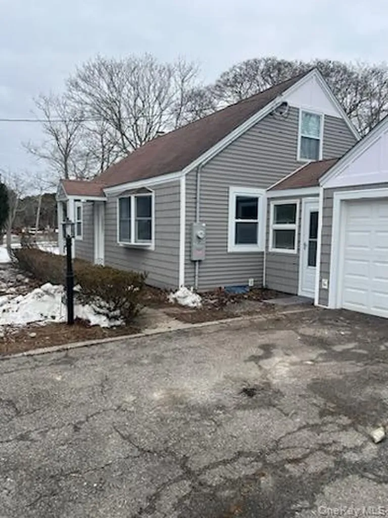 118 Patchogue-yaphank Road East Patchogue NY 11772