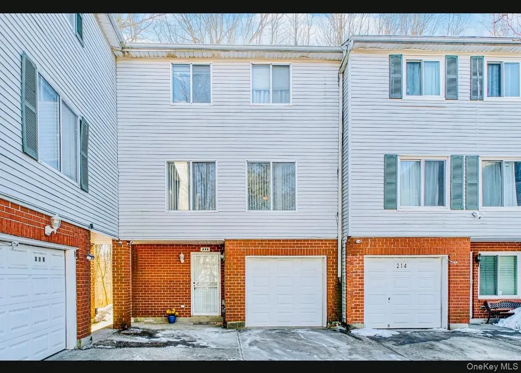 212 Ilyssa Way Staten Island NY 10312