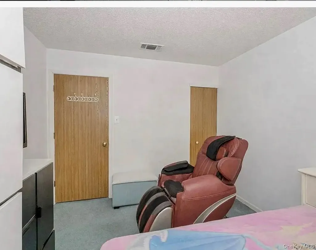 212 Ilyssa Way Staten Island NY 10312