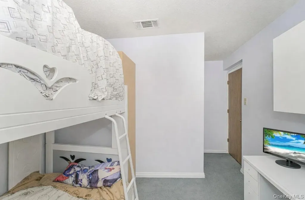 212 Ilyssa Way Staten Island NY 10312