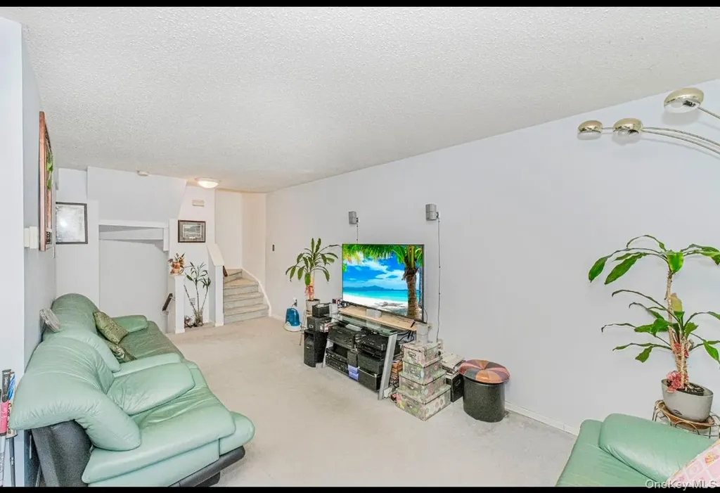 212 Ilyssa Way Staten Island NY 10312