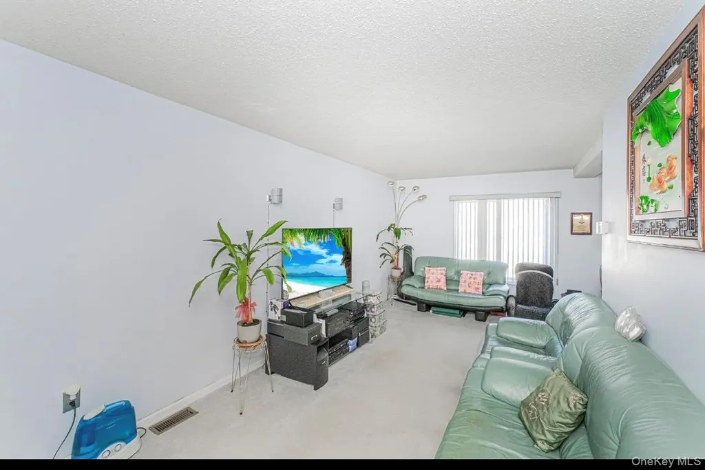 212 Ilyssa Way Staten Island NY 10312