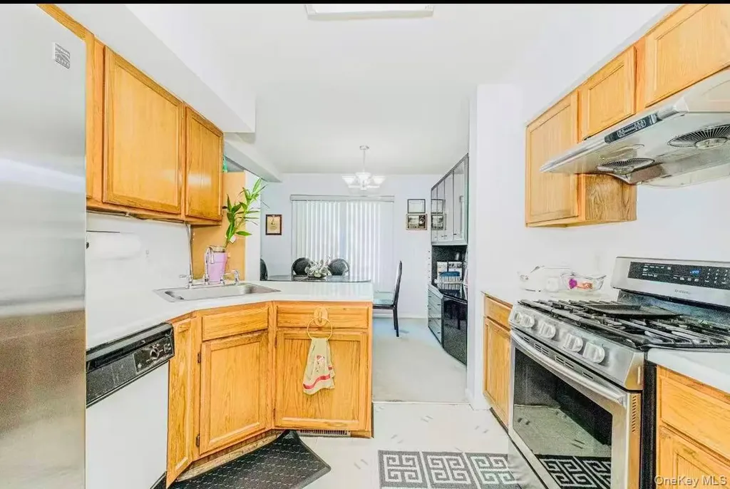 212 Ilyssa Way Staten Island NY 10312