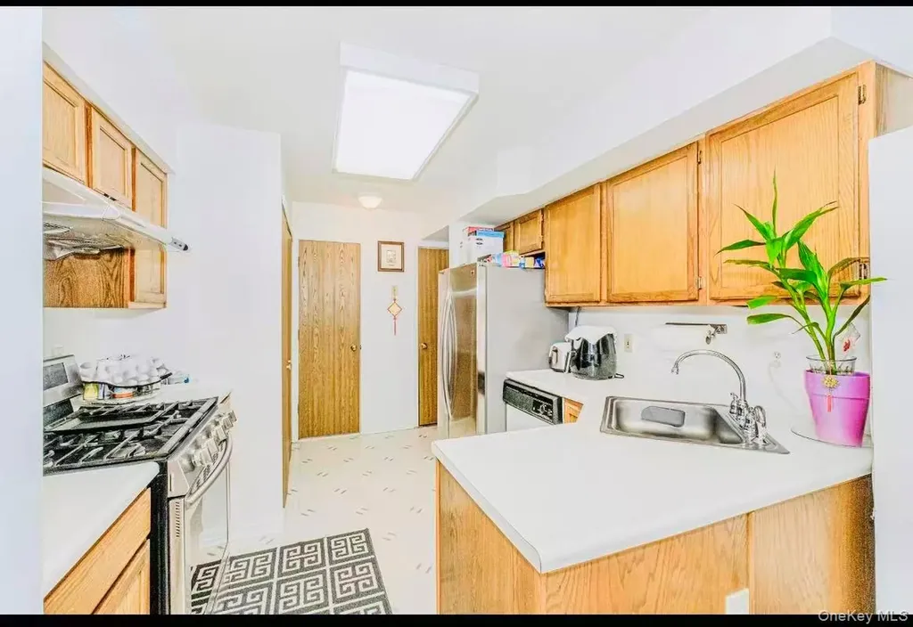 212 Ilyssa Way Staten Island NY 10312
