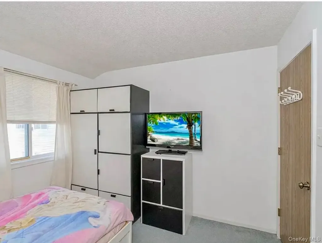 212 Ilyssa Way Staten Island NY 10312