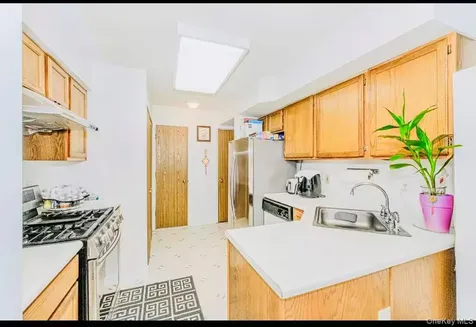 212 Ilyssa Way Staten Island NY 10312