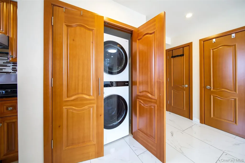 144-69 Barclay Avenue Flushing NY 11355