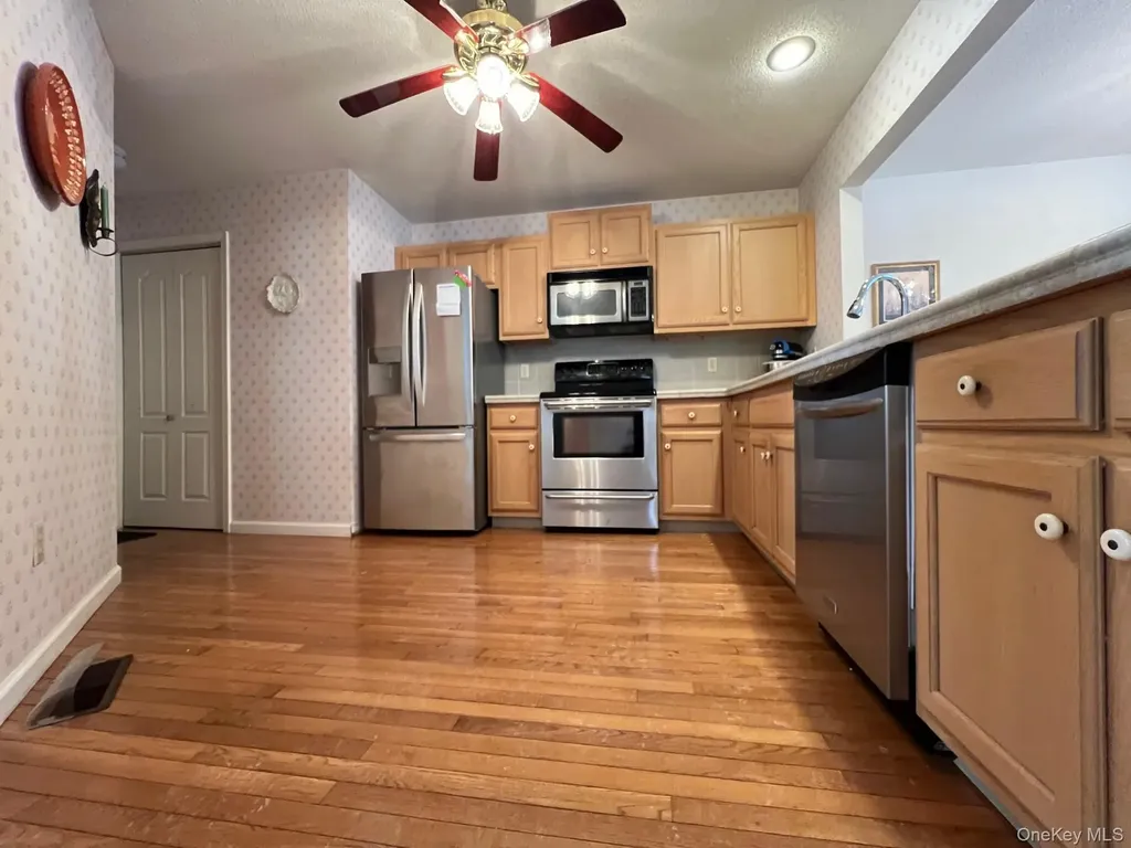 508 Somerset Court Fishkill NY 12524