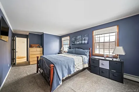 9 Barnes Road Manorville NY 11949