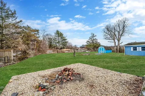 9 Barnes Road Manorville NY 11949