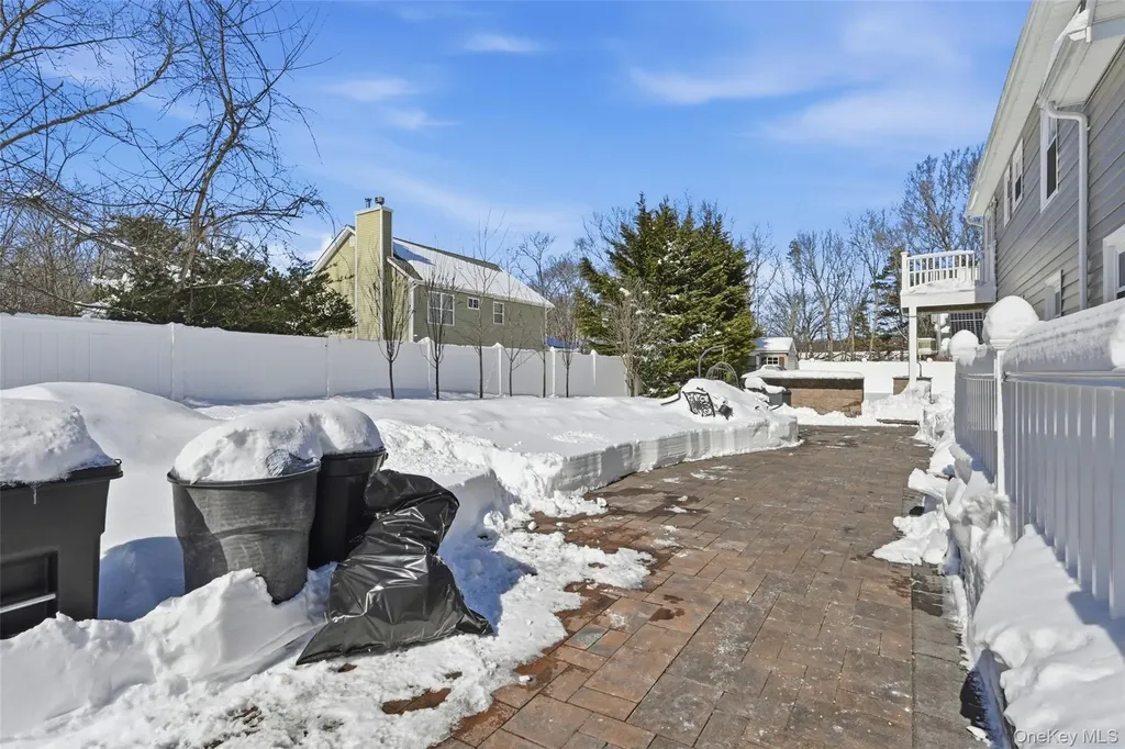 106 Park Avenue Miller Place NY 11764