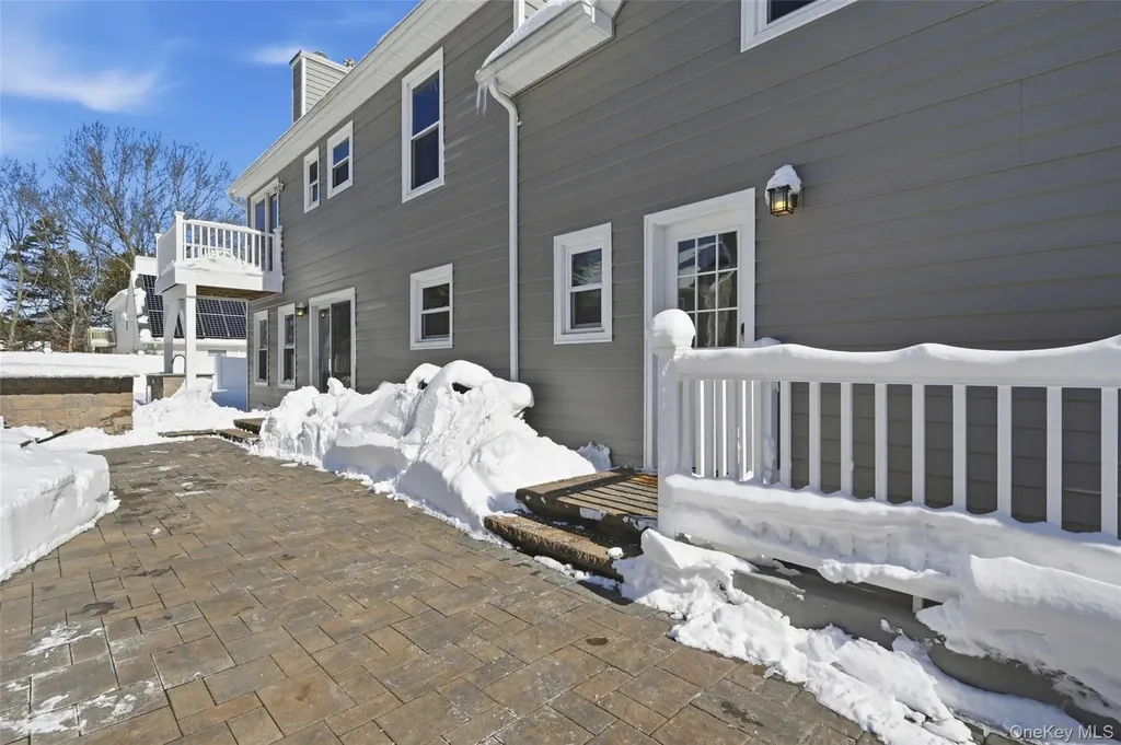 106 Park Avenue Miller Place NY 11764
