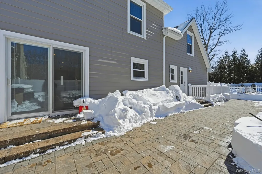 106 Park Avenue Miller Place NY 11764