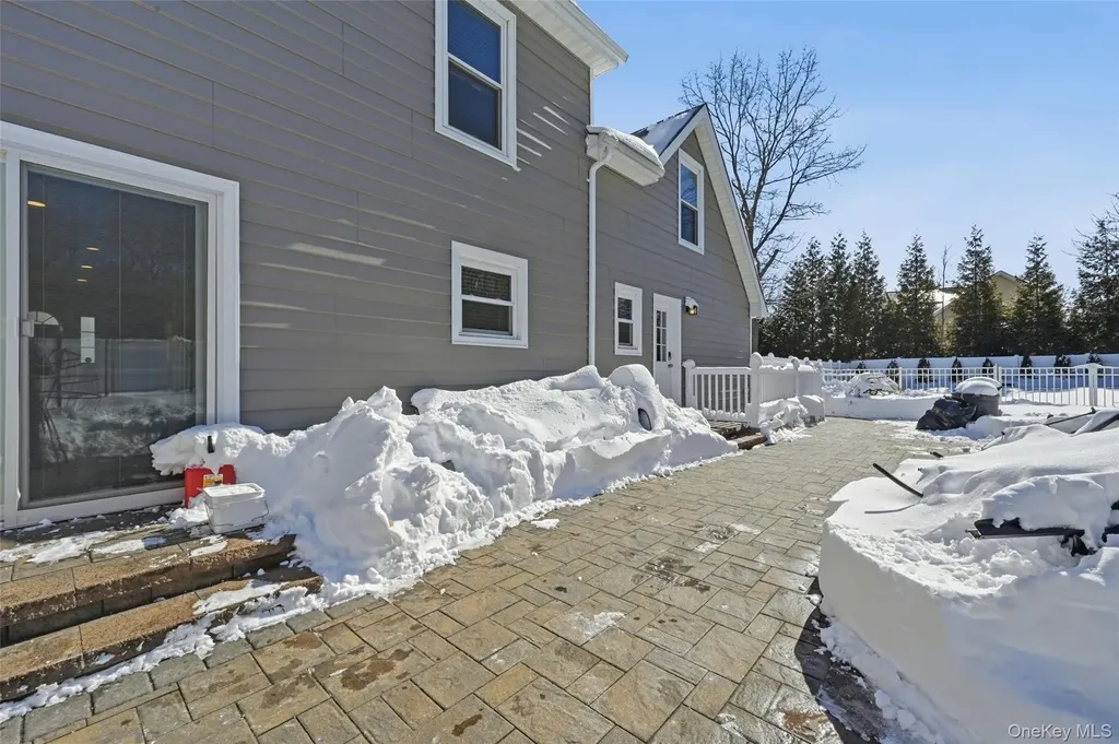 106 Park Avenue Miller Place NY 11764