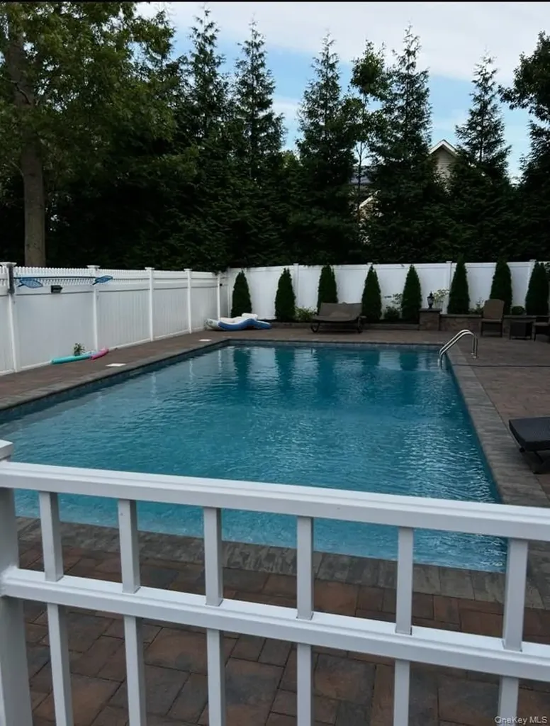 106 Park Avenue Miller Place NY 11764
