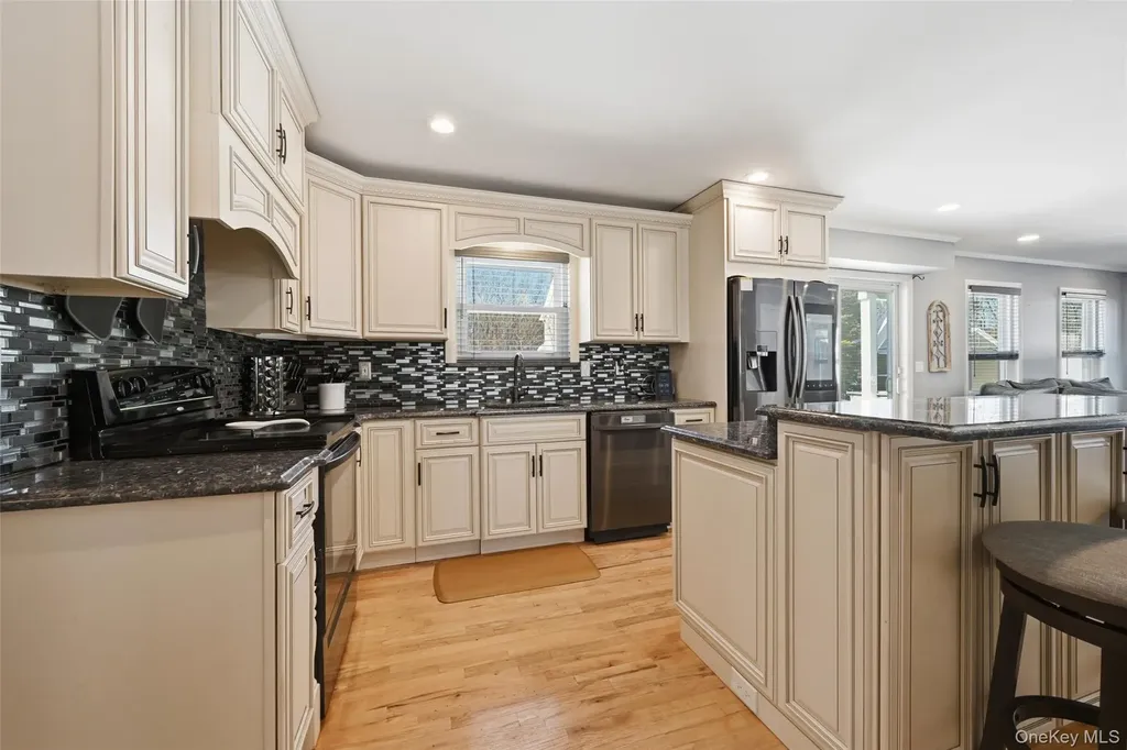 106 Park Avenue Miller Place NY 11764