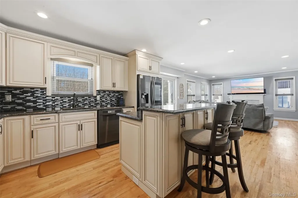 106 Park Avenue Miller Place NY 11764