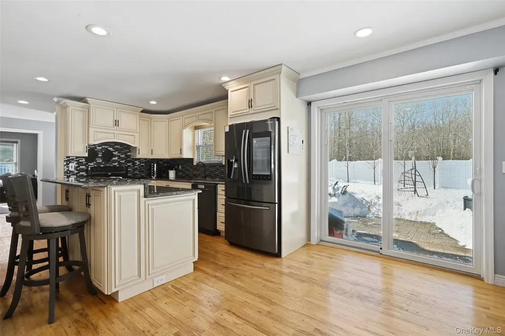 106 Park Avenue Miller Place NY 11764