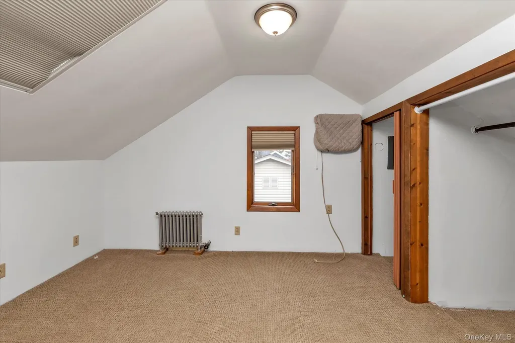 23 Thompson Place Lynbrook NY 11563