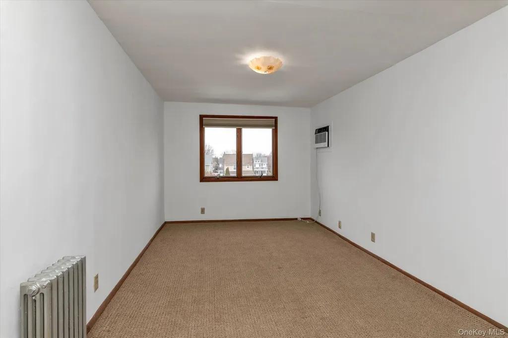 23 Thompson Place Lynbrook NY 11563