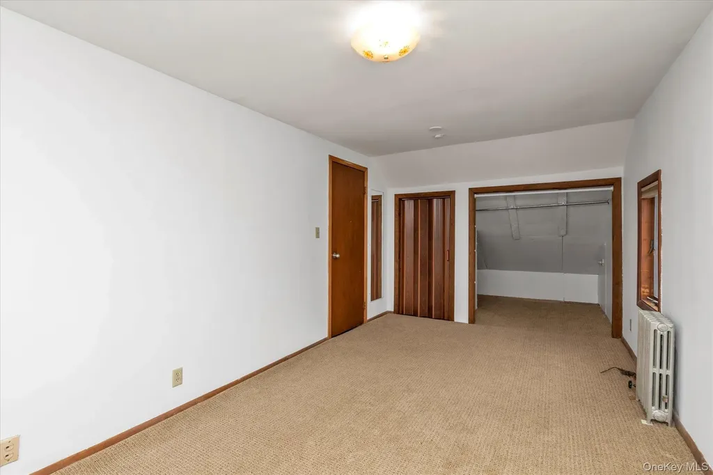 23 Thompson Place Lynbrook NY 11563