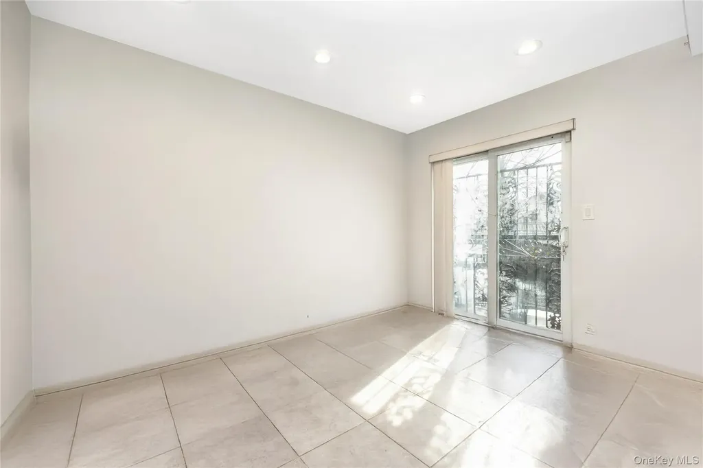 7159 58th Road Maspeth NY 11378