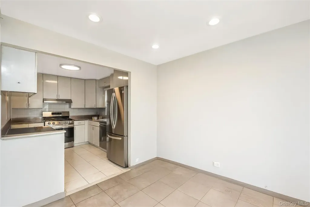 7159 58th Road Maspeth NY 11378