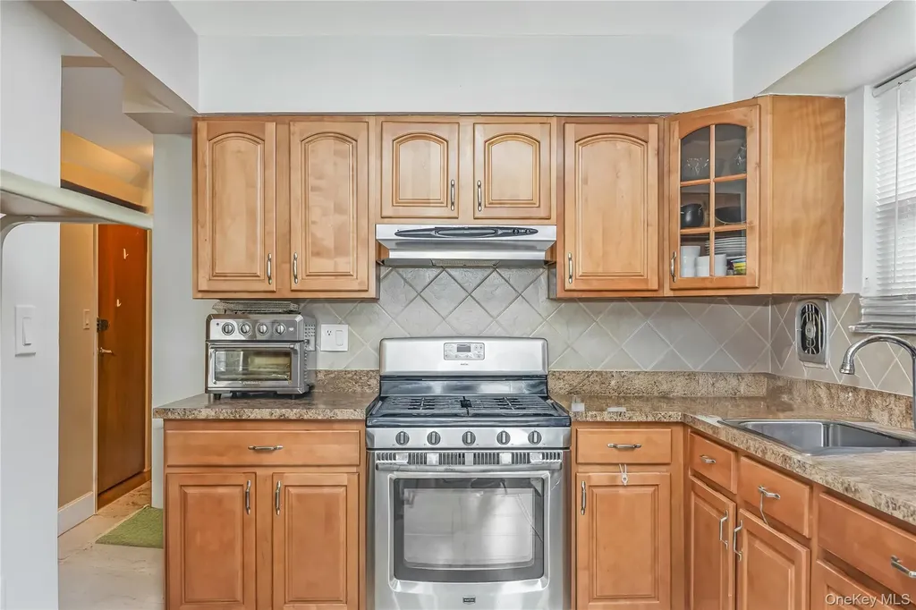 7159 58th Road Maspeth NY 11378