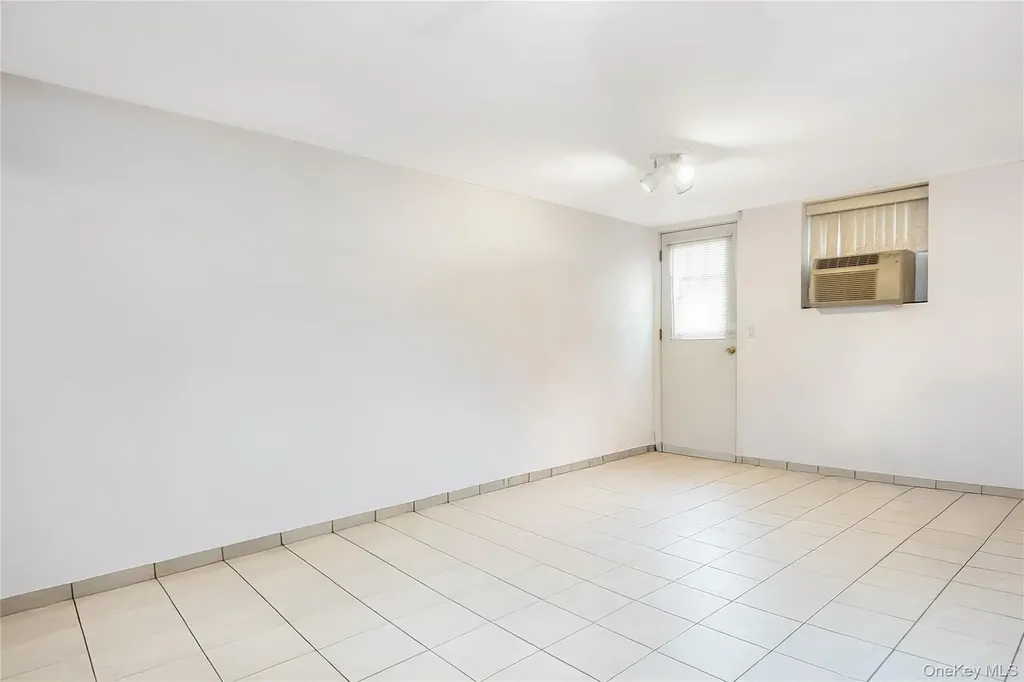 7159 58th Road Maspeth NY 11378