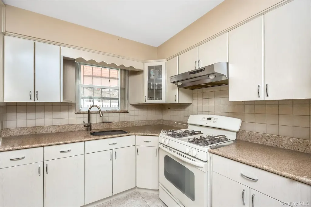 7159 58th Road Maspeth NY 11378