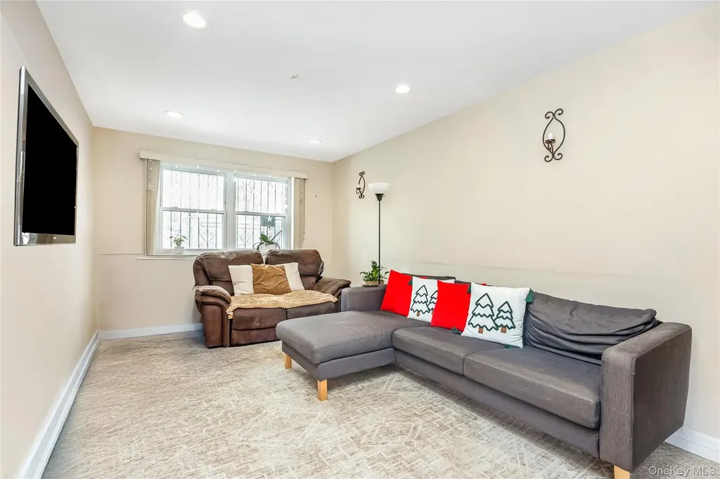 7159 58th Road Maspeth NY 11378