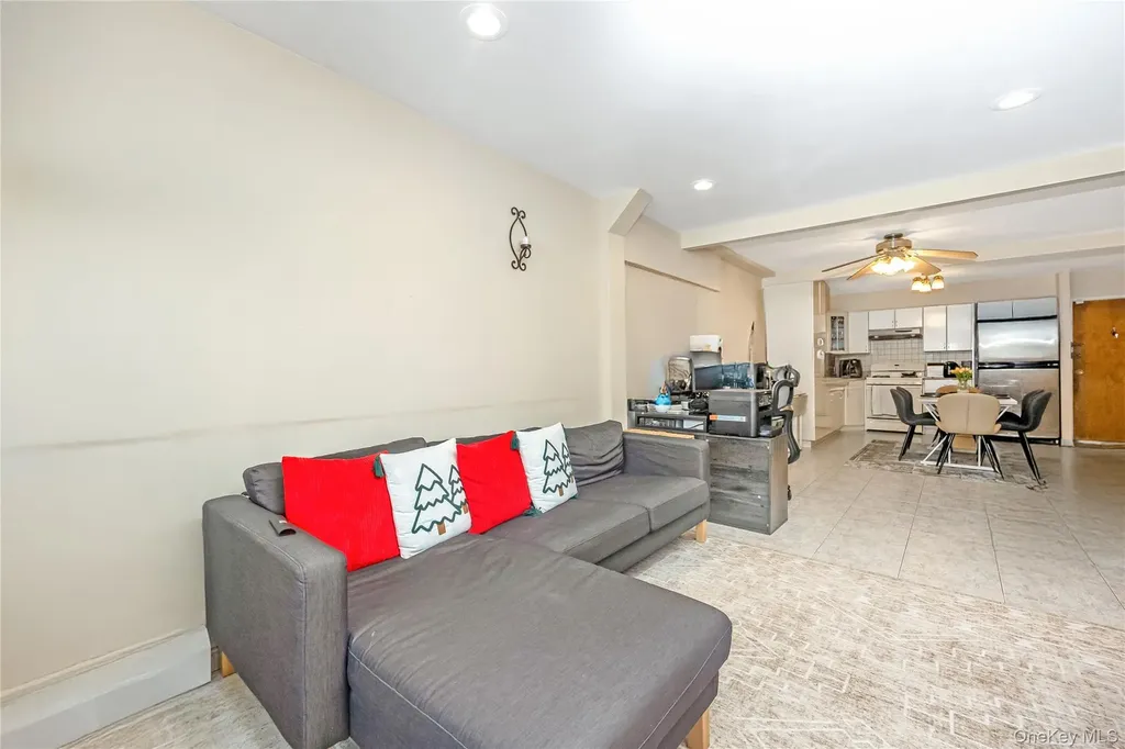 7159 58th Road Maspeth NY 11378
