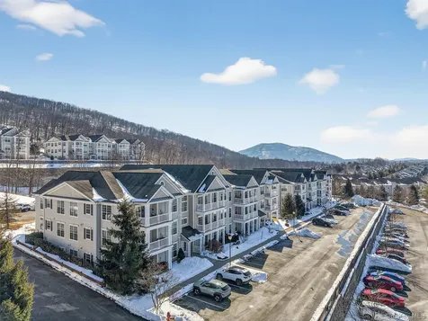 1317 Saratoga Lane Fishkill NY 12524
