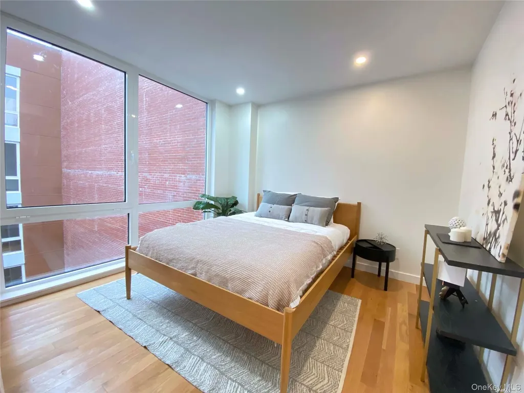42-23 Parsons Boulevard Flushing NY 11355