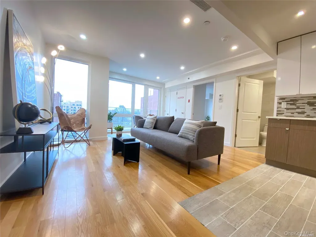 42-23 Parsons Boulevard Flushing NY 11355