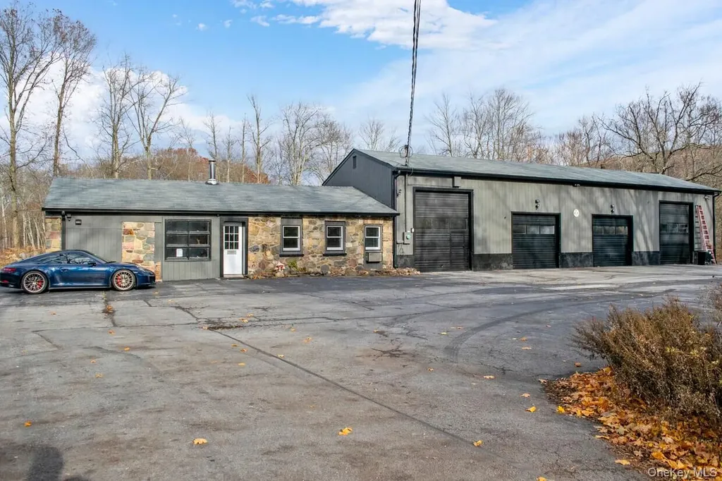53 Estrada Road Central Valley NY 10917