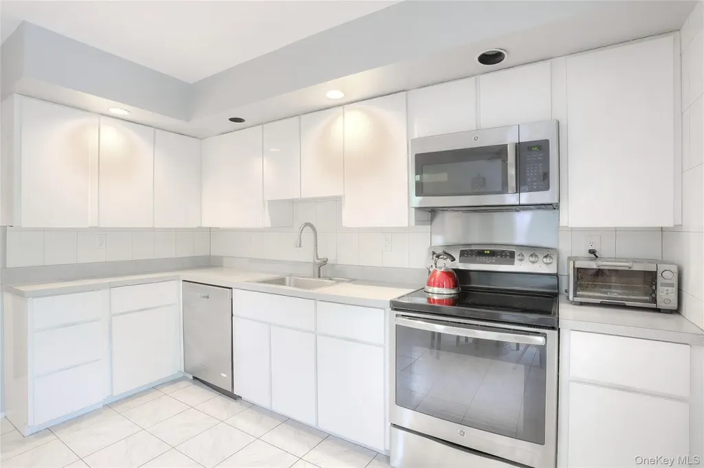 47 Camp Hill Road Pomona NY 10970