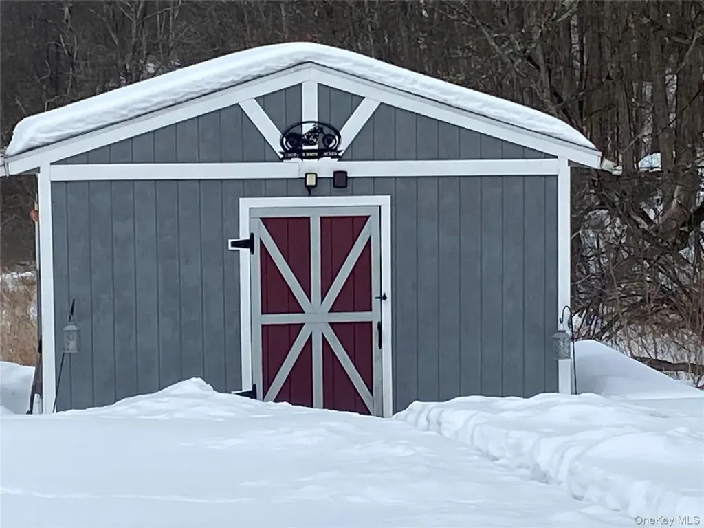 182 Downing Road Pleasant Valley NY 12569
