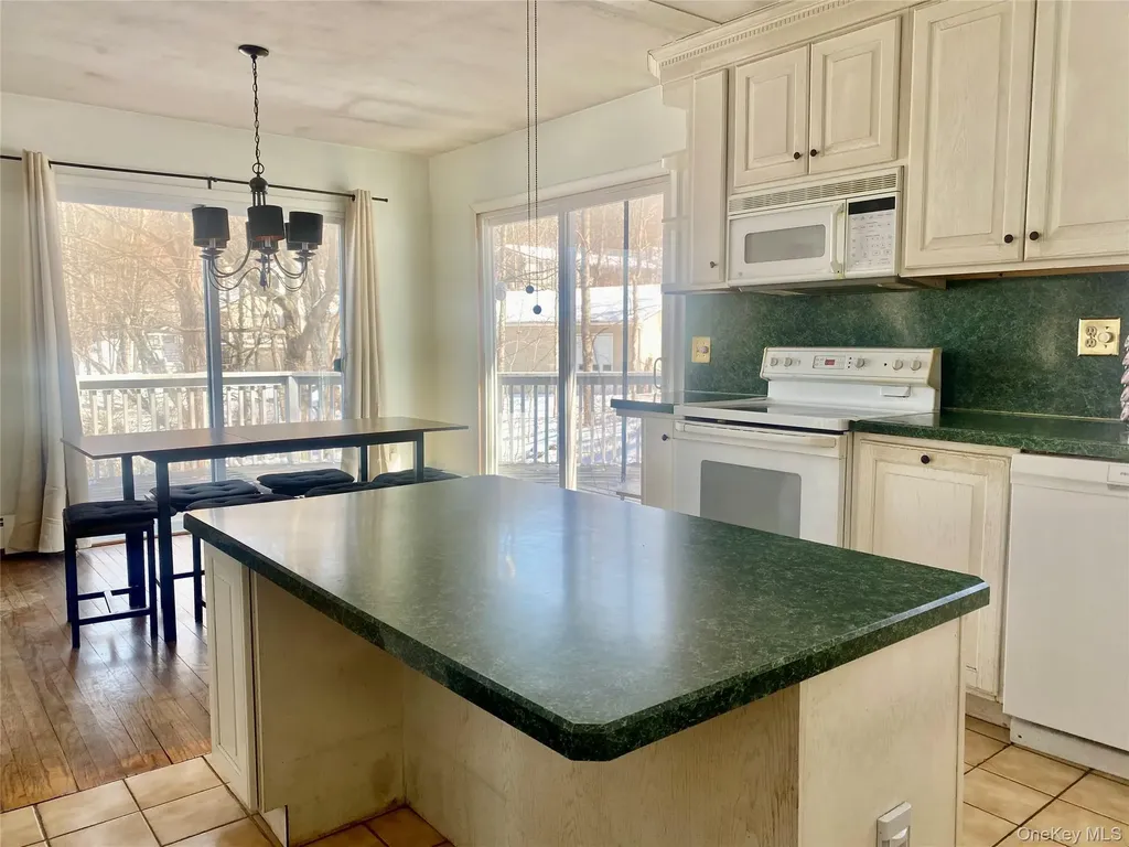 182 Downing Road Pleasant Valley NY 12569