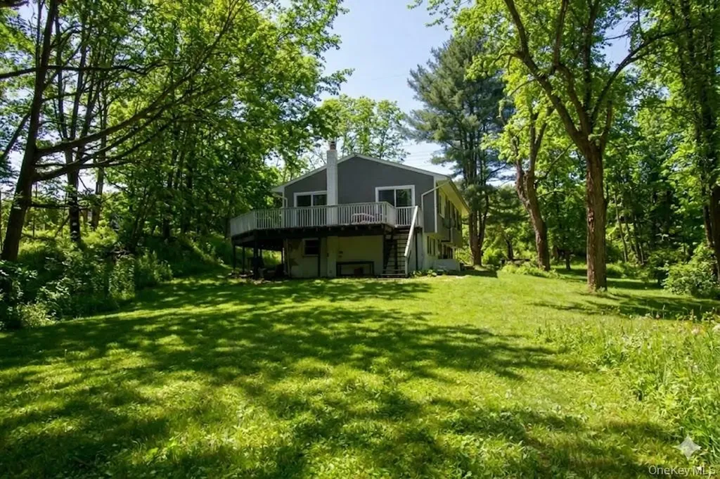 182 Downing Road Pleasant Valley NY 12569