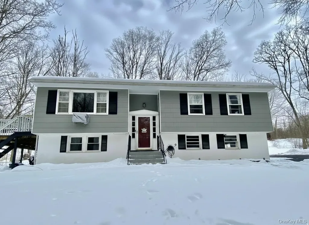 182 Downing Road Pleasant Valley NY 12569