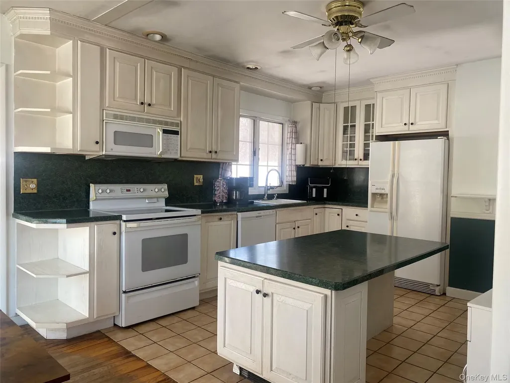 182 Downing Road Pleasant Valley NY 12569