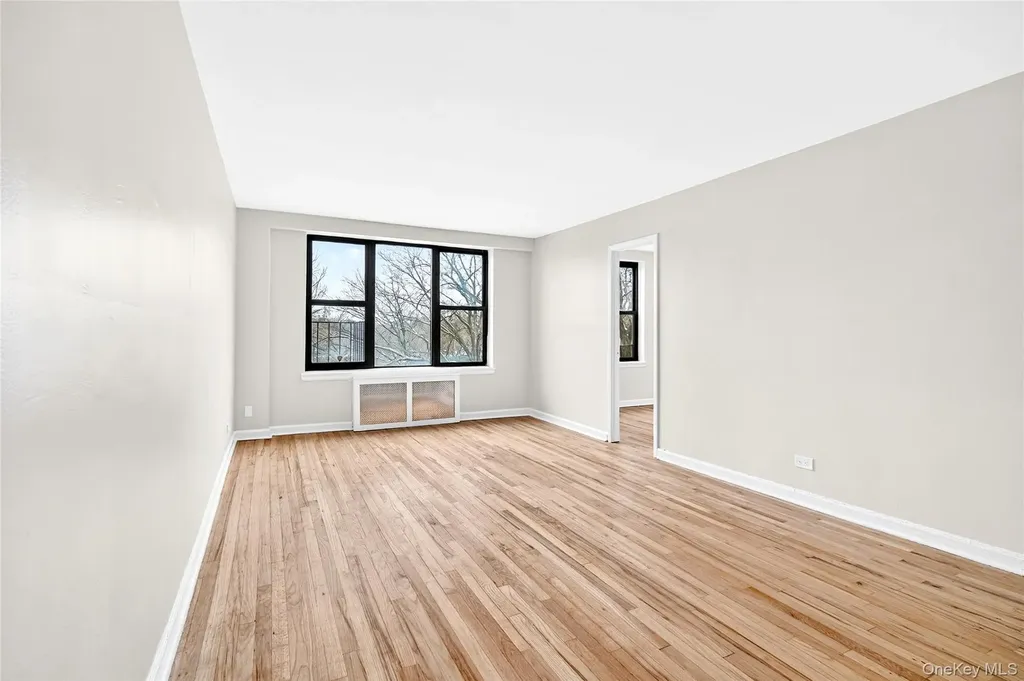 2244 Bronx Park E Bronx NY 10467